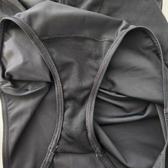 Asos ruched shoulder plunge swimsuit in black women's size 6 - Picture 9 of 14